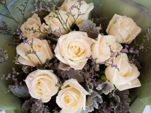 White Roses bouquets - Flower Delivery Bangkok