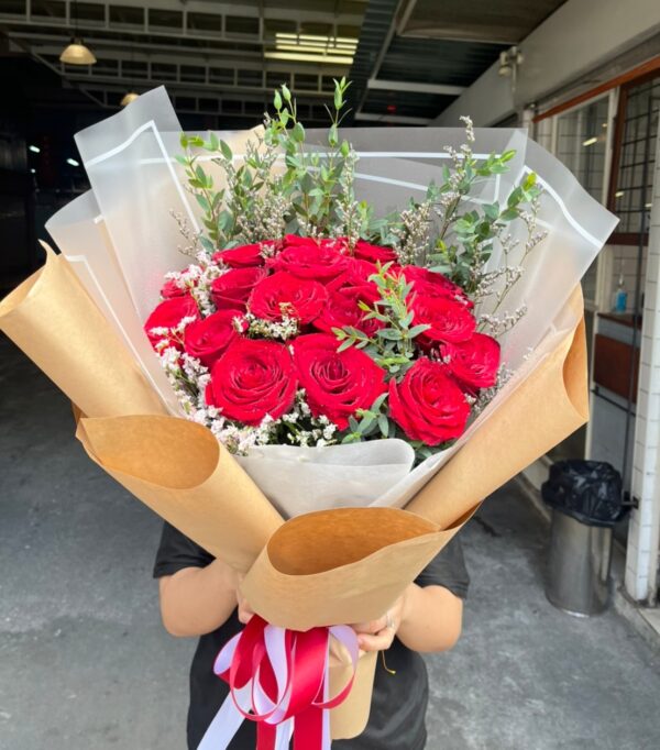 18 Red Roses- Flowers-Bangkok picture