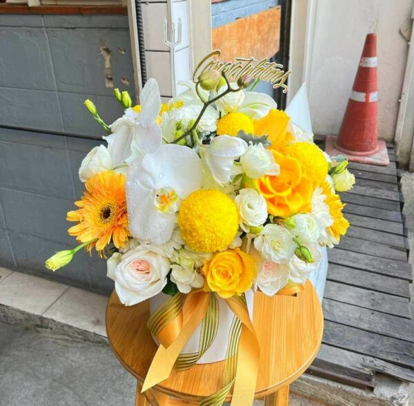 Charming Sunshine flower box - Image 2