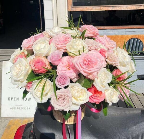 Pink Cloud flower box from Flowers-Bangkok store (original picture)