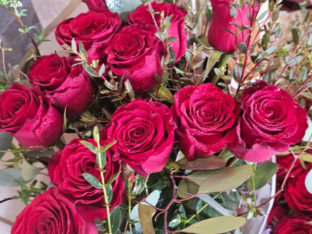 Flowers will be professionally packed and sprayed with water before delivery in Bangkok.