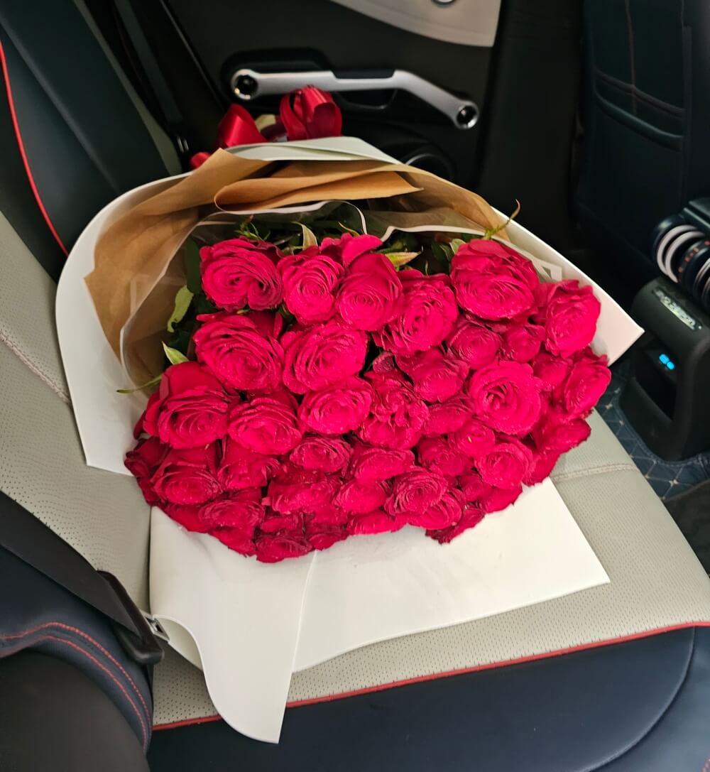 For large bouquets and long distances - sending flowers in Bangkok in air-conditioned cars