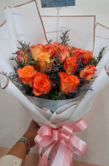 12 Orange Roses