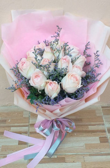 12 Pink Roses