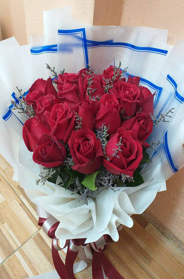 18 Red Roses