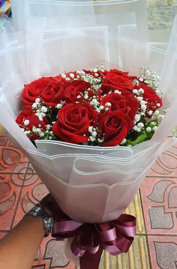 12 Red Roses