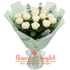 Bouquet of 12 White Roses in green - Flower Delivery Bangkok