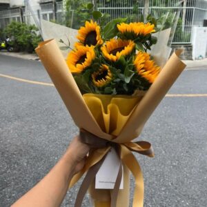 6 Sunflowers bouquet- Flowers-Bangkok (original size)