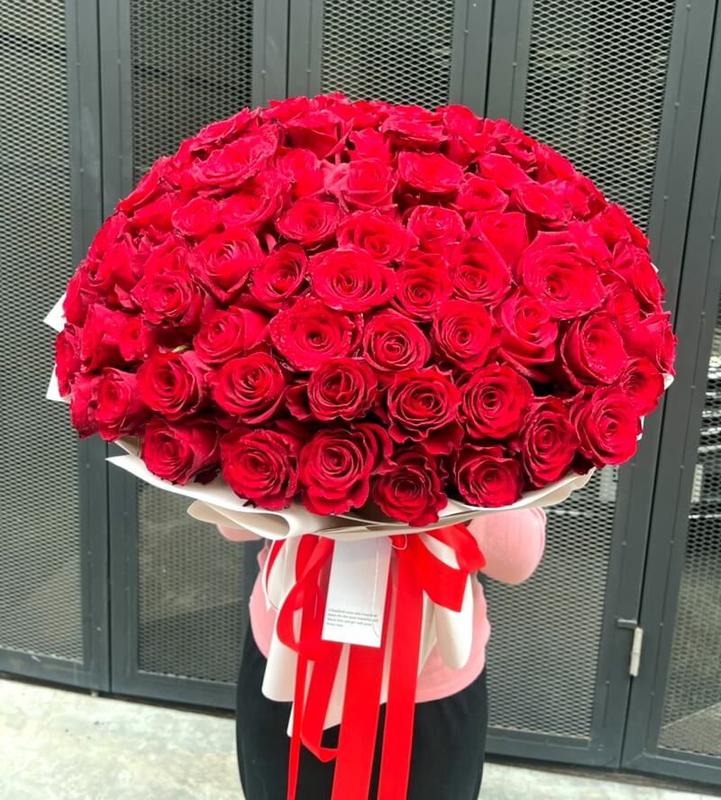 100 Red Roses bouquet - Flower shop Bangkok