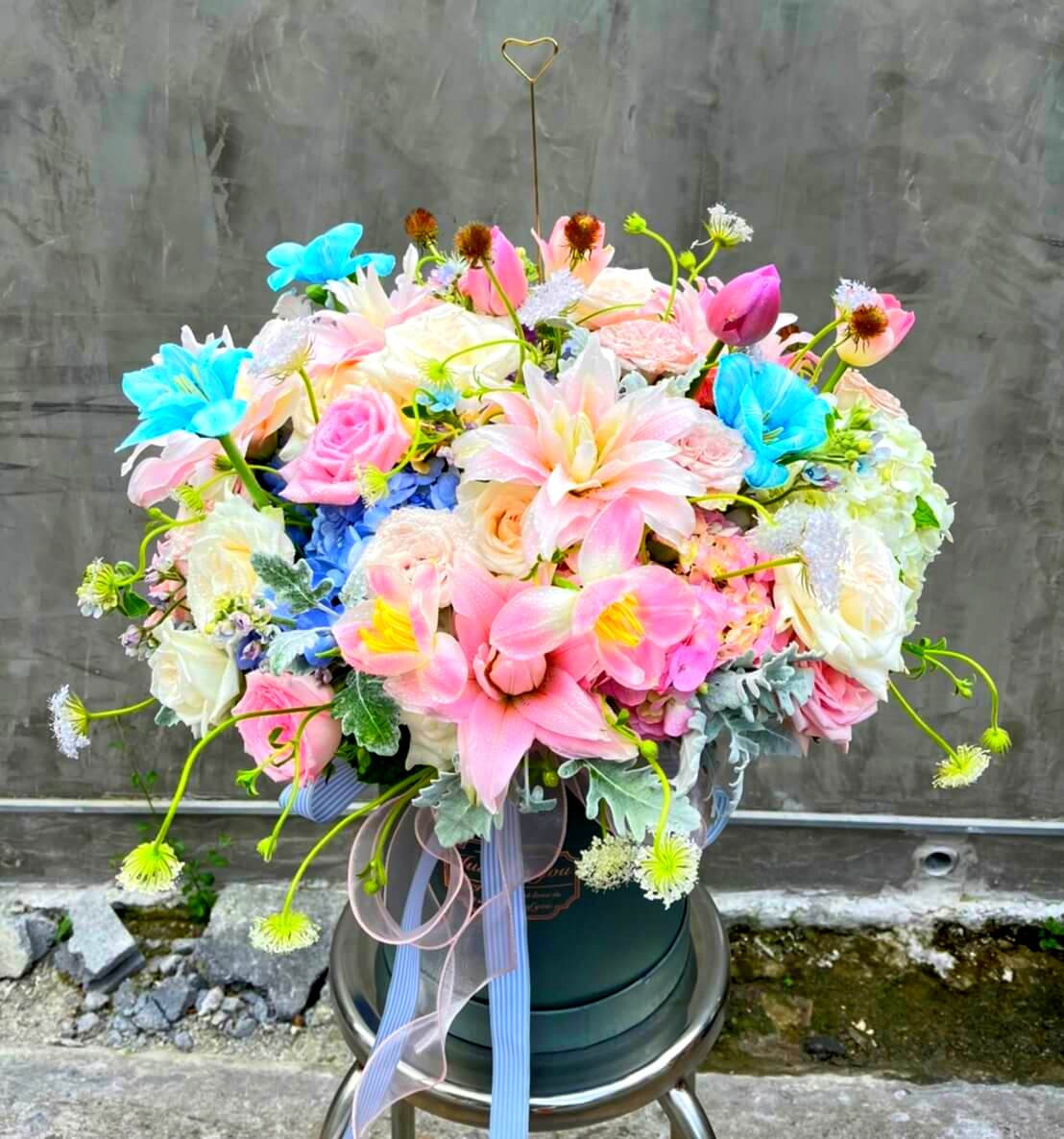 Luxurious-present-flower-box-real-Flowers-Bangkok