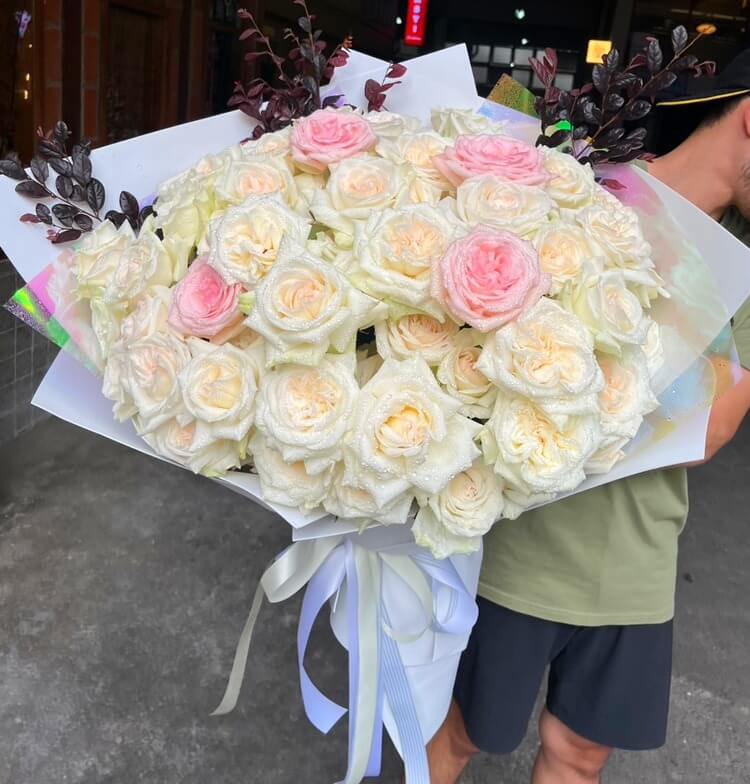 Elegant Celebration bouquet - Image 2