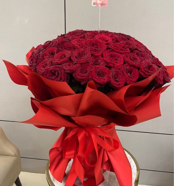 100 Red Roses bouquet  (Flowers-Bangkok)